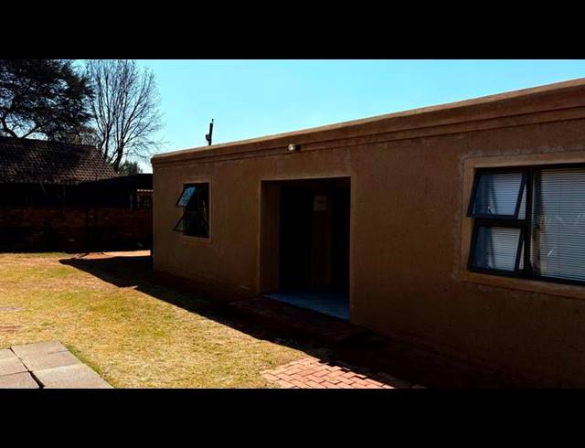 2 BEDROOM HOUSE FOR SALE IN MOFFATT VIEW